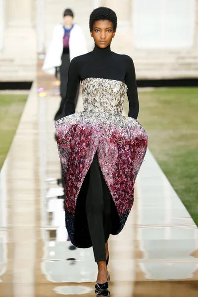 Look 9